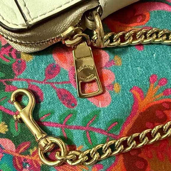 Coach Floral Print Wallet with Gold Chain - Picture 5 of 7